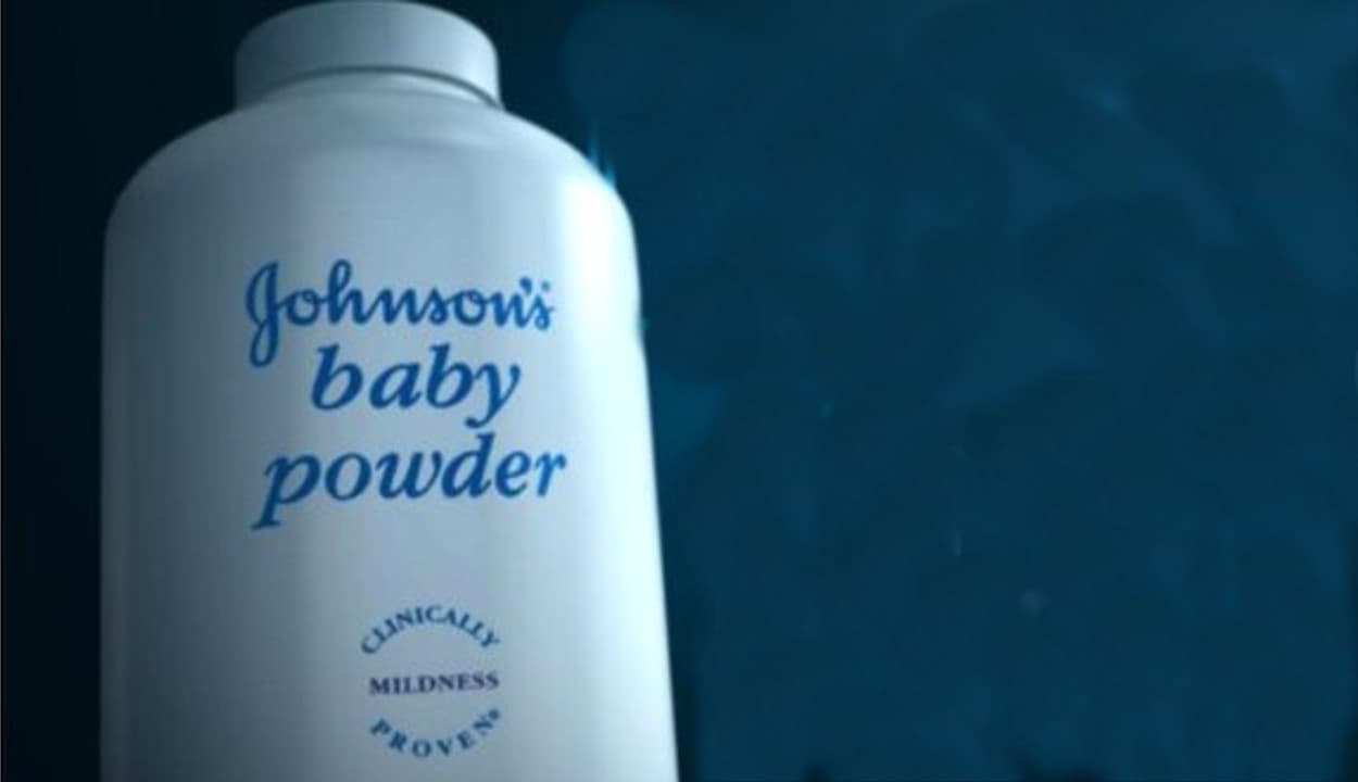 जॉनसन एंड जॉनसन की बेबी पाउडर पर पूरी दुनिया में लग सकती है रोक, अमेरिका-कनाडा में पहले से बंद है बिक्री