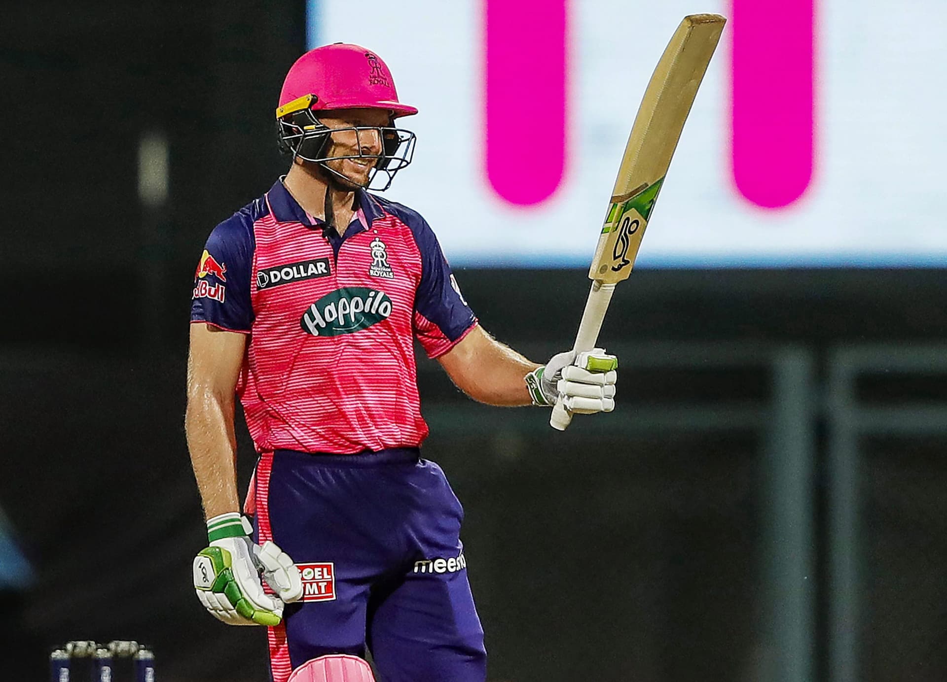 IPL 2022 Orange And Purple Cap: जोस बटलर ने ऑरेंज कैप पर किया कब्जा, पर्पल कैप के लिए जंग जारी
