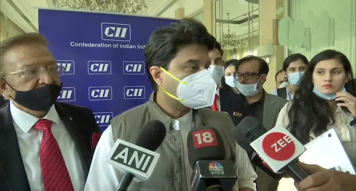 अंतरराष्ट्रीय उड़ानों के सामान्य होने में अभी थोड़ा वक्त लगेगा, समीक्षा जारी