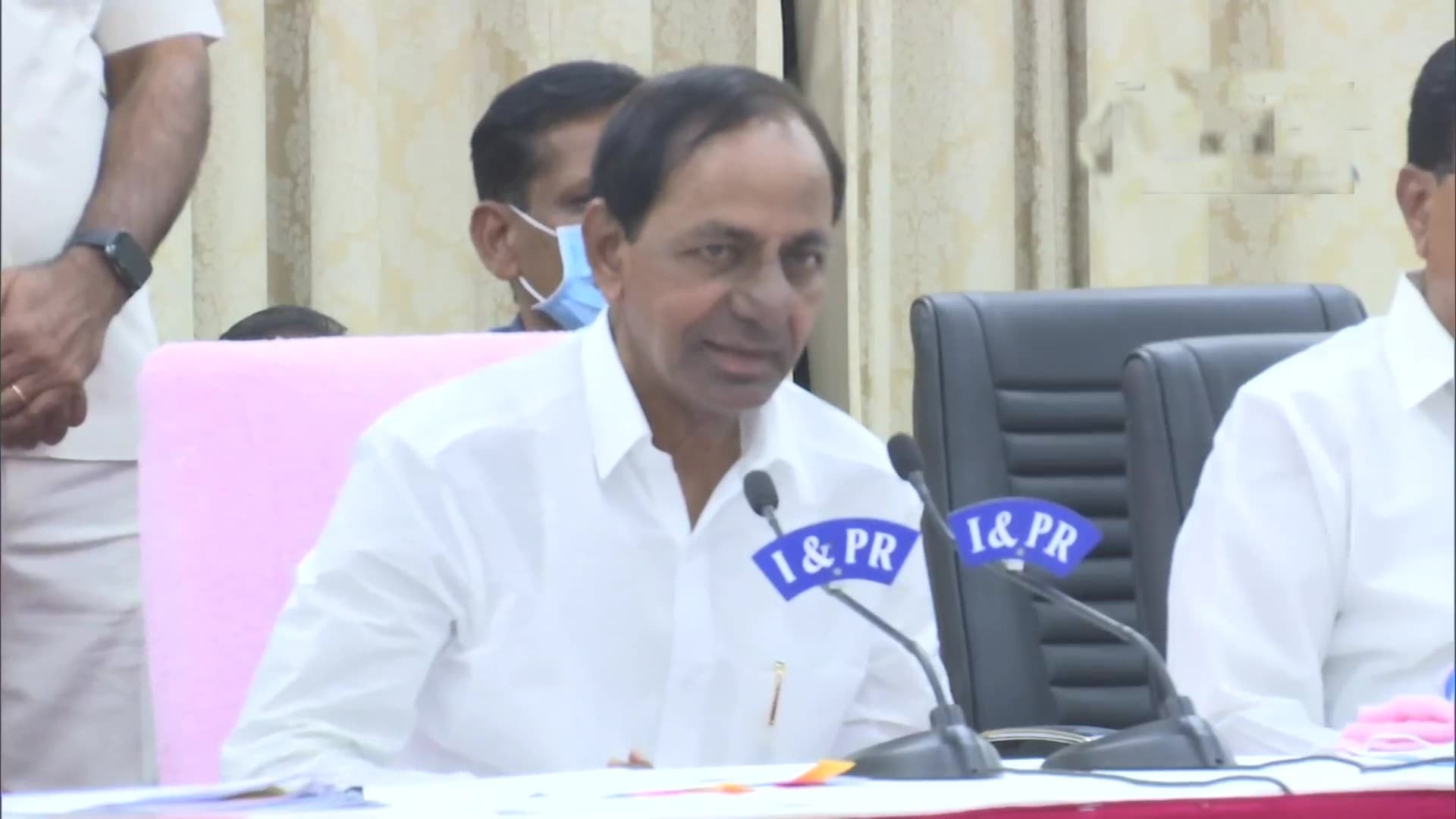 अगर हम पर बेवजह की प्रतिक्रिया दी,तो जीभ काट देंगे,तेलंगाना के मुख्‍यमंत्री चंद्रशेखर राव की भाजपाइयों को धमकी