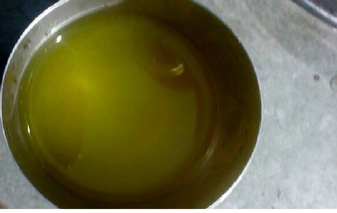 शराब के काढ़े से 50 कोरोना मरीजों को ठीक करने का डॉक्टर ने किया दावा, विभाग ने भेजा नोटिस