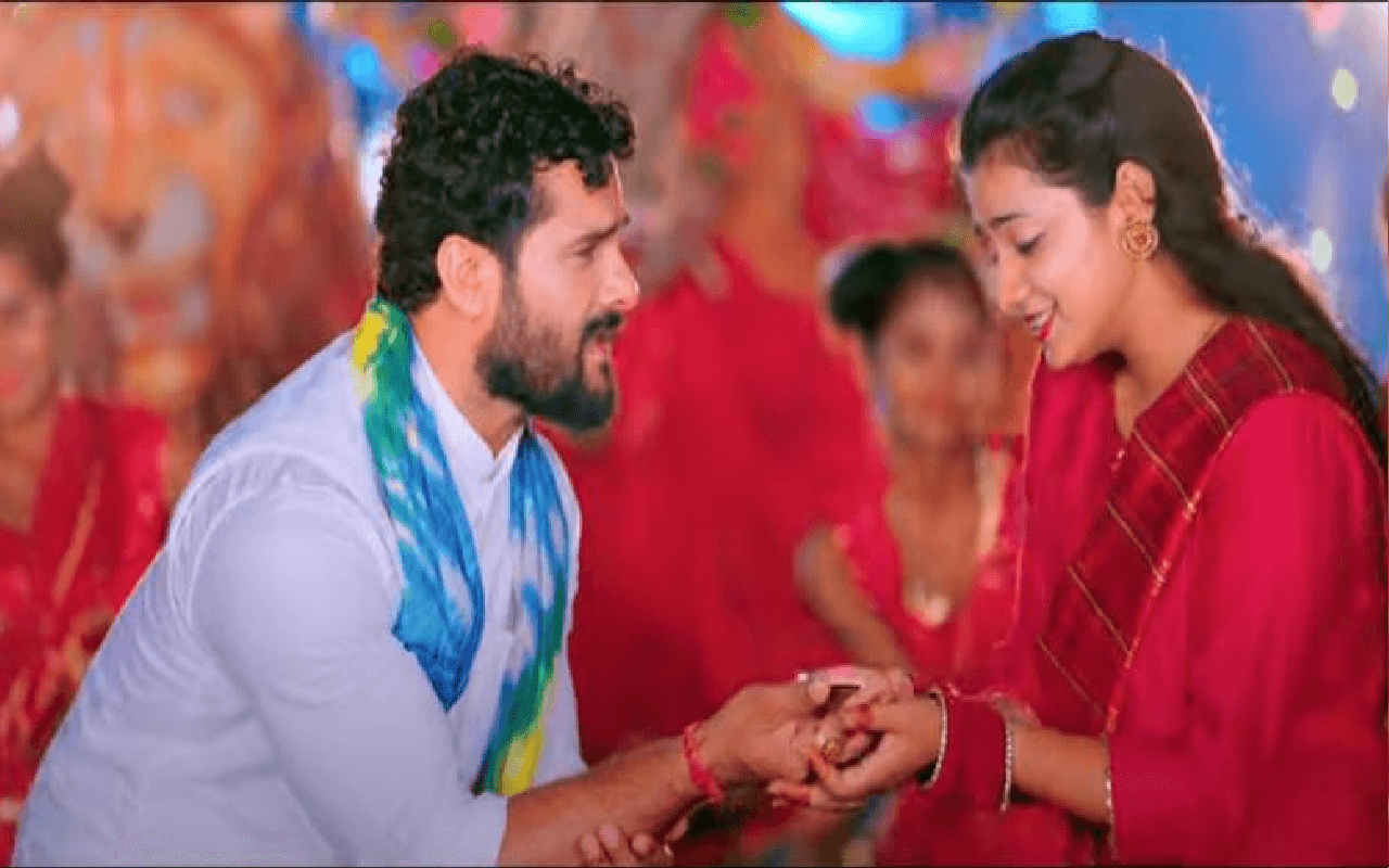 Devi Geet 2022: खेसारी लाल यादव का नया गाना ओढ़नी से रहिया बाहार द रिलीज, देवी की भक्ति में लीन दिखे एक्टर