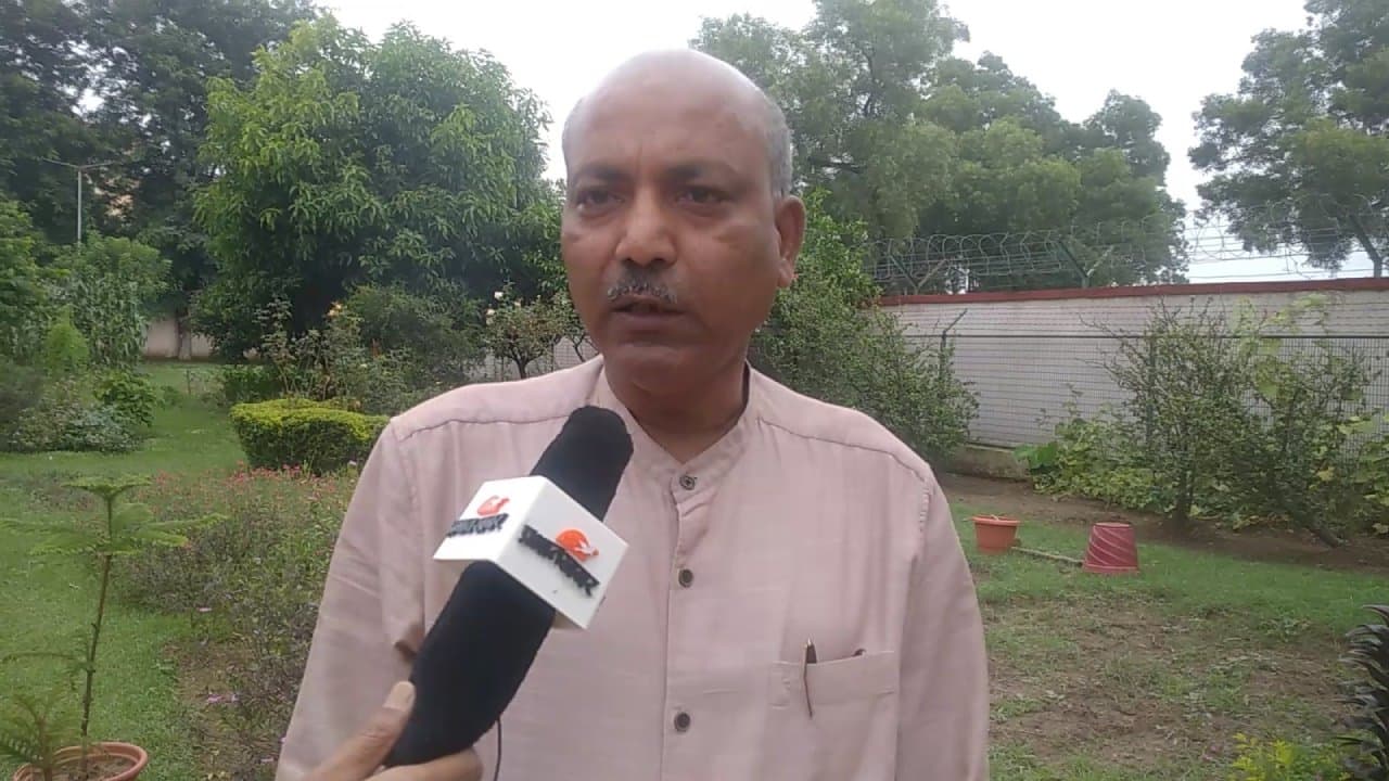 Exclusive : यूएनडीपी से मिले EV पर फर्राटा भर रही हैं रांची की सहिया दीदी, AAI ने बांटे 26 स्कूटर