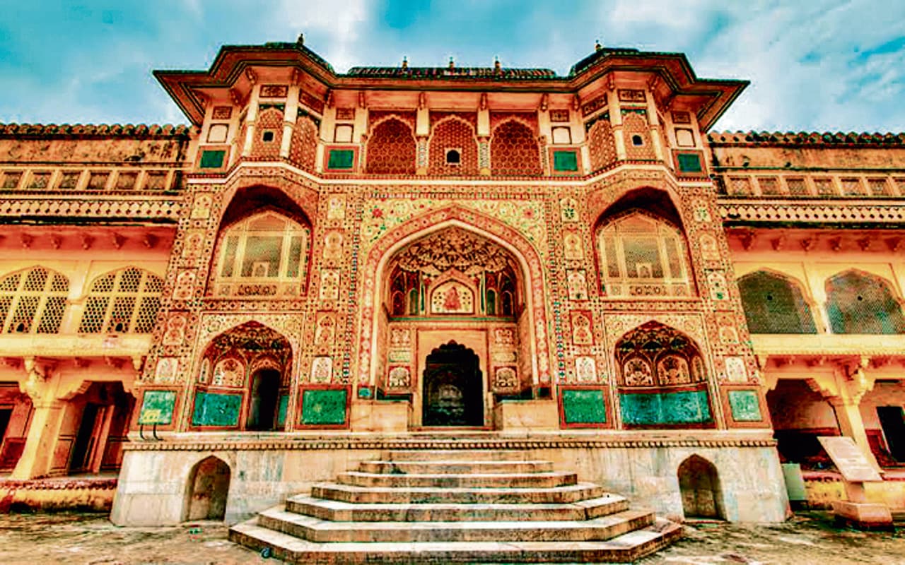 Durga Puja 2022: देवघर के कृष्णापुरी दुर्गापूजा पंडाल में दिखेगी राजस्थान के आमेर दुर्ग की झलक