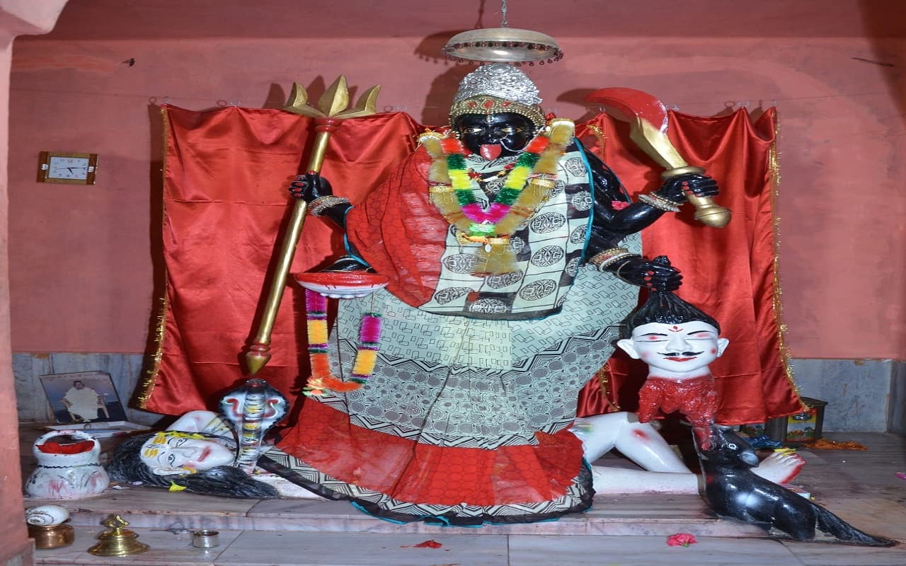 Kali Puja 2022: काली मां के दरबार में श्रद्धालुओं की हर मुराद होती है पूरी, ब्रिटिश जमाने का है ये मंदिर
