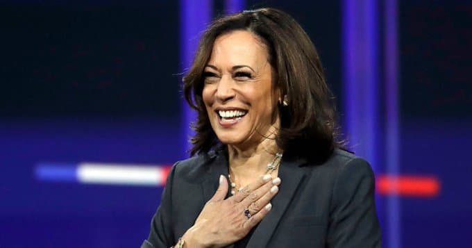 कमला हैरिस पर इतना उत्साह क्यों