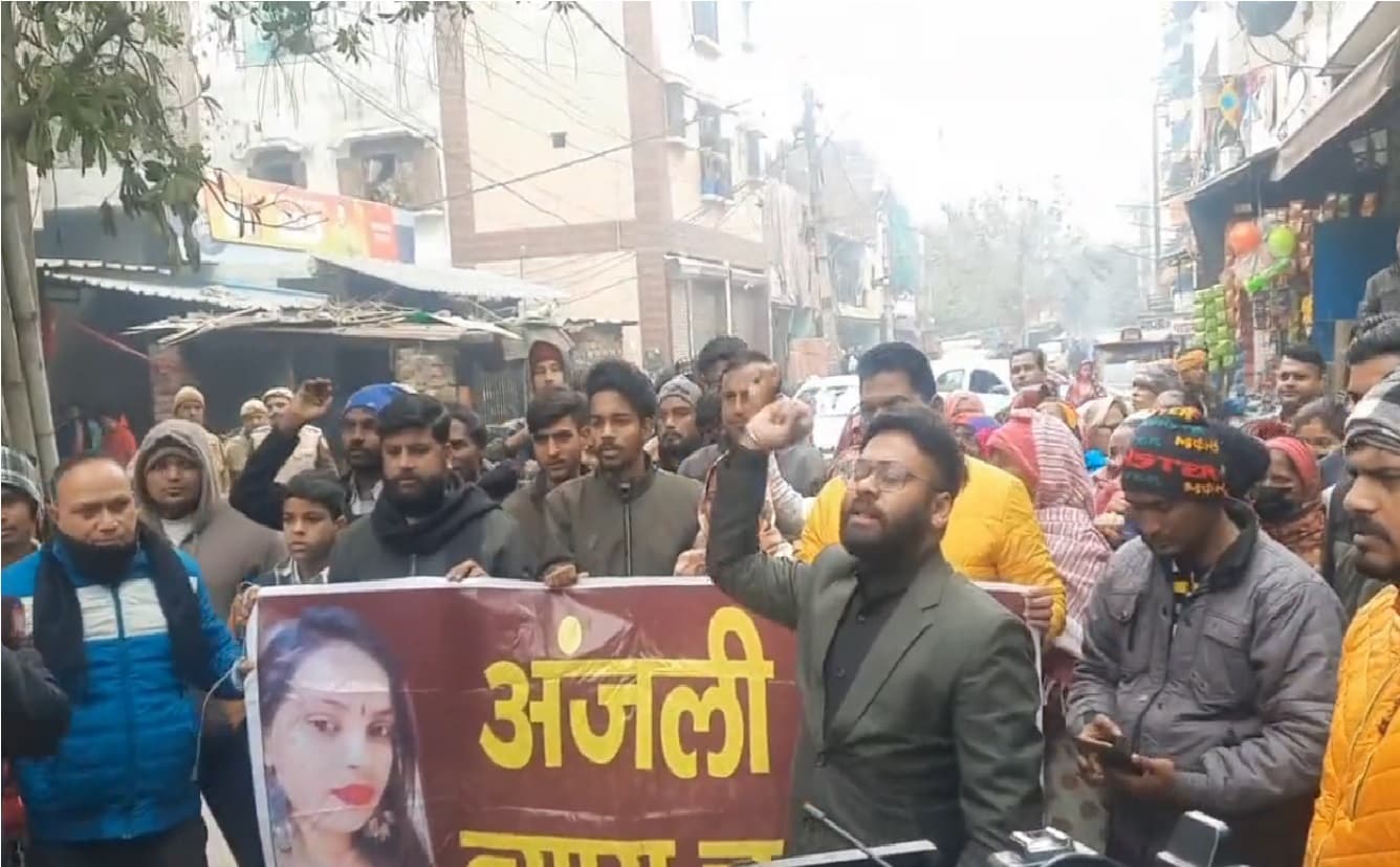 Kanjhawala Case: कंझावला मौत मामले में गृह मंत्रालय की बड़ी कार्रवाई, 5 पुलिसकर्मी सस्पेंड, DCP भी तलब