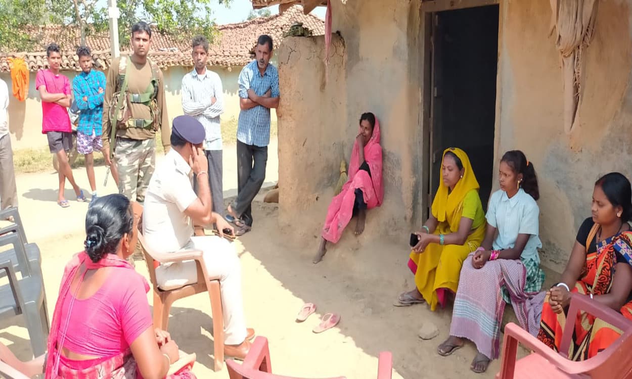 मानव तस्करों के चंगुल में जाने से बची कांजी गांव की एक बेटी, डुमरी थानेदार व मुखिया का कैसे मिला सहयोग, पढ़ें…