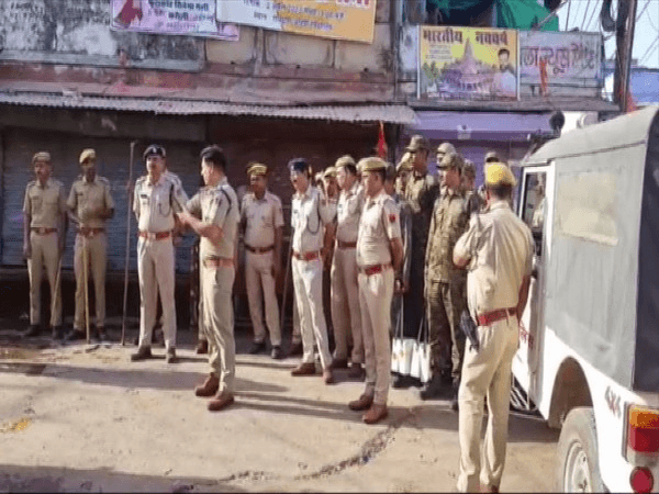 करौली हिंसा: कर्फ्यू 7 अप्रैल मध्य रात्रि तक बढ़ाई गई, जानें परीक्षा में बैठने वाले छात्रों का क्‍या होगा