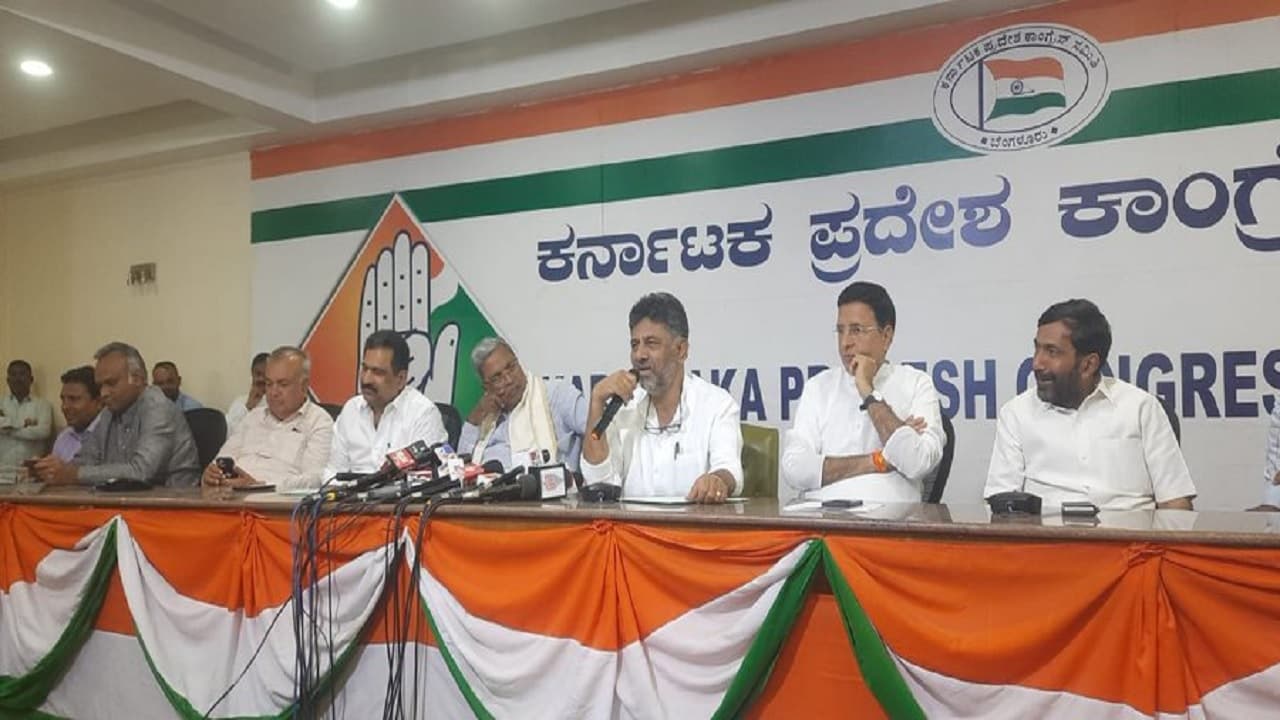 कर्नाटक में चुनाव से पहले BJP को बड़ा झटका, MLC पुत्तन्ना ने पार्टी से इस्तीफा दिया, कांग्रेस में हुए शामिल