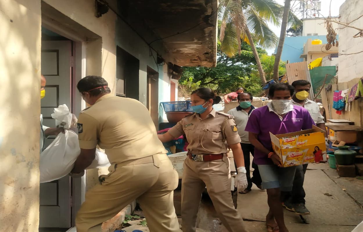 Corona warriors : बेंगलुरु में फंसे हजारों प्रवासी मजदूरों के लिए मददगार बने कर्नाटक आइजी सीमांत सिंह