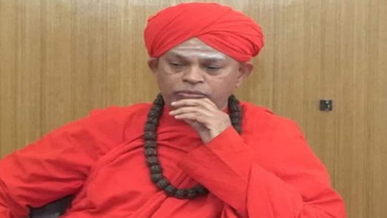 Karnataka: संत शिवमूर्ति मुरुगा शरणारू के खिलाफ पीड़ित का समर्थन करने पर मिली धमकी, सुरक्षा की मांग