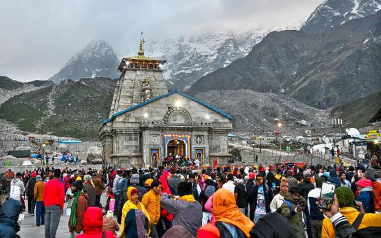 Explainer: केदारनाथ के गर्भगृह की दीवार पर सोने की परत चढ़ाने का क्यों हो रहा विरोध, पुजारियों में मतभेद