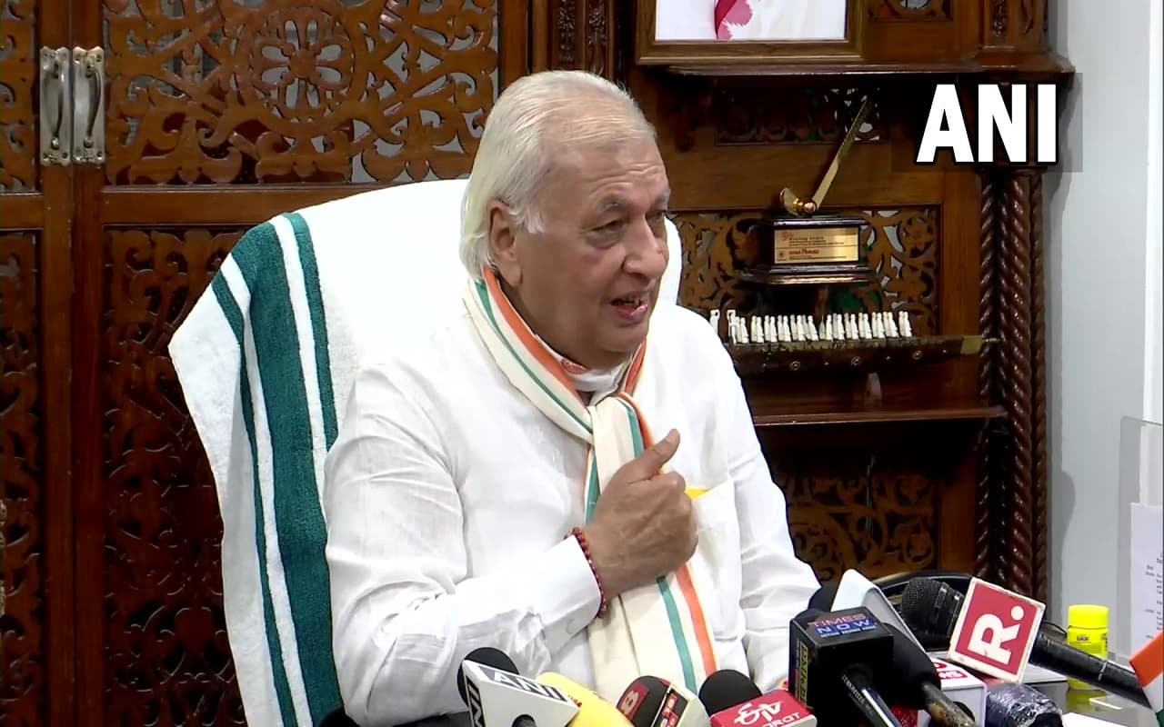 Kerala Governor Vs Vice Chancellors: केरल में गरमाया कुलपति इस्तीफा मामला, राज्यपाल ने भेजा नोटिस