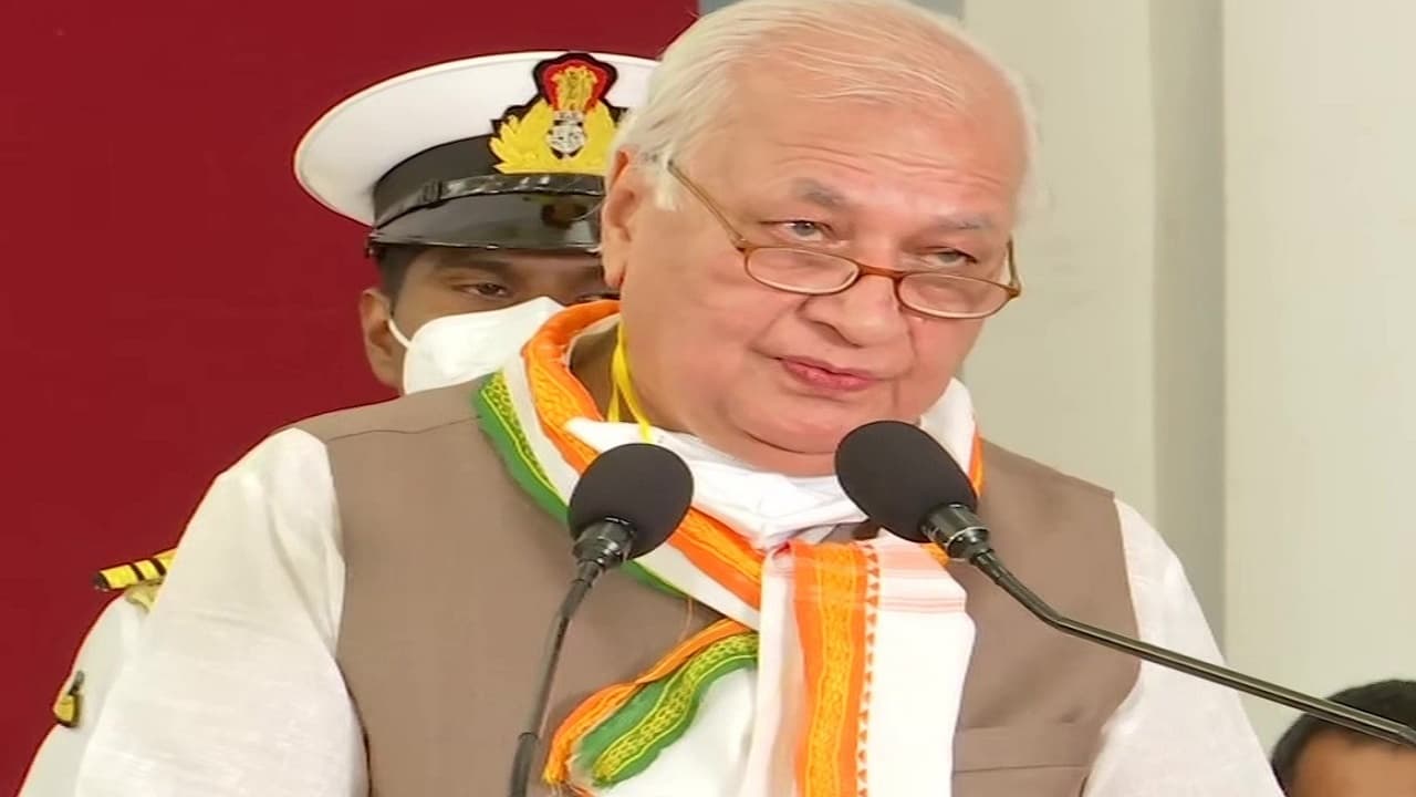 केरल के राज्यपाल का एलडीएफ सरकार पर निशाना, बोले- विश्वविद्यालयों में राजनीतिक हस्तक्षेप बर्दाश्त नहीं