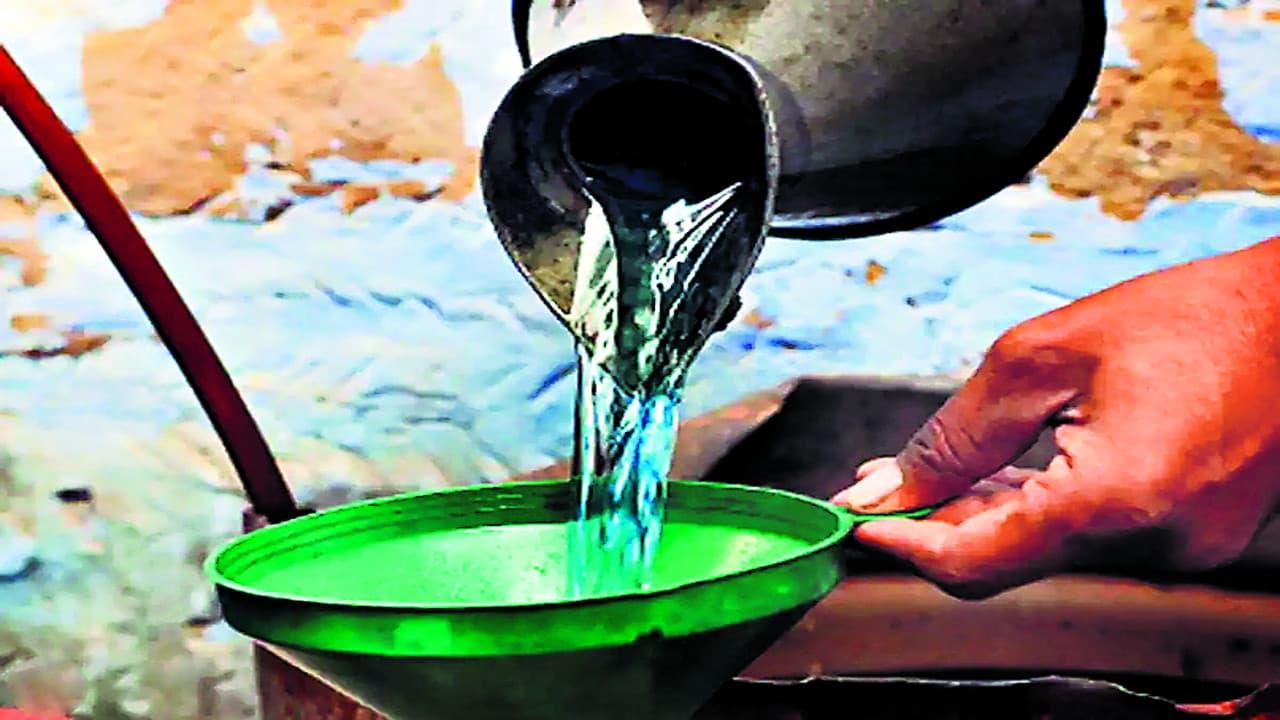 झारखंड के इस जिले में डीजल से महंगा है केरोसिन तेल, जानें प्रति लीटर इसकी कीमत