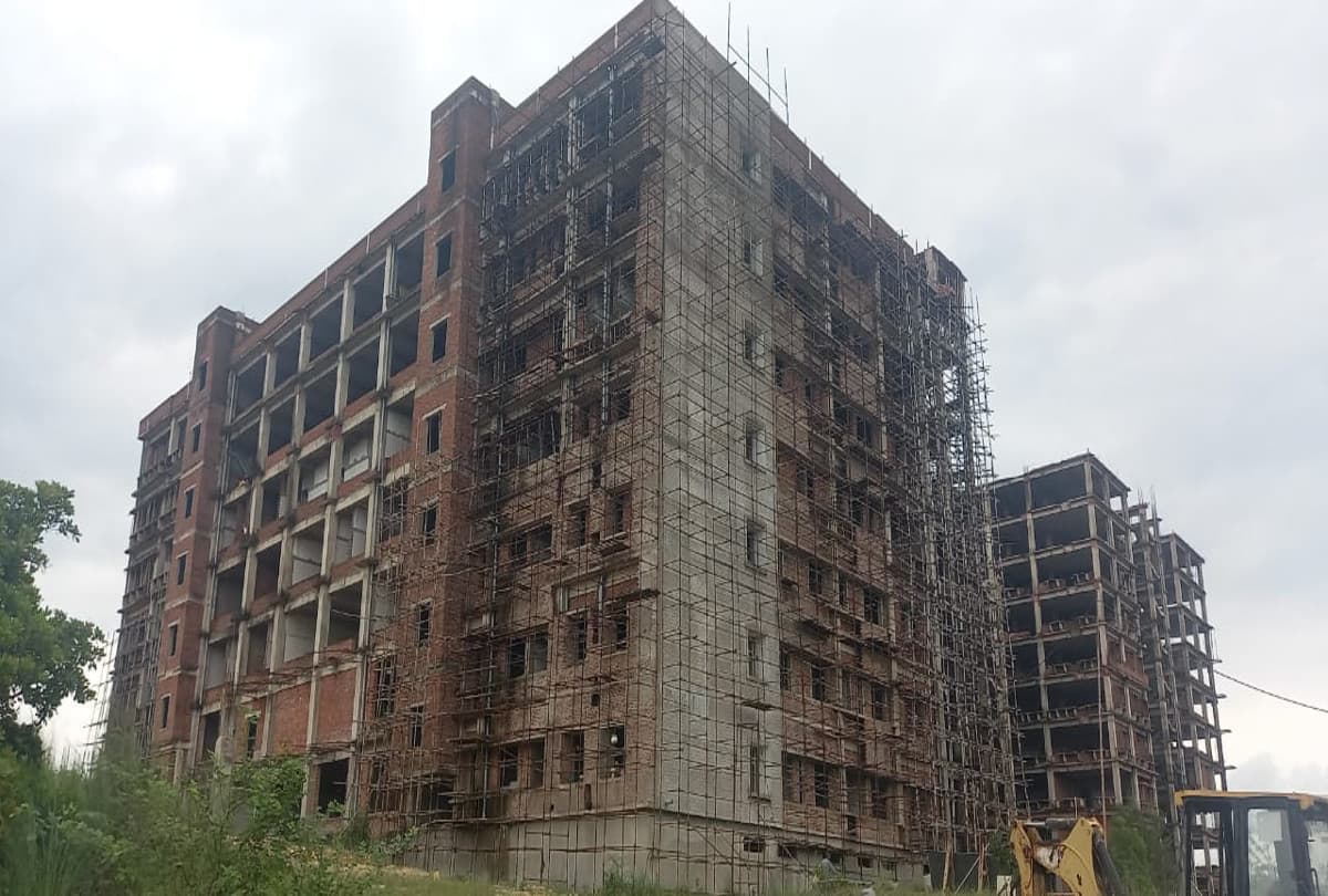 11 साल से अधूरा है खरसावां के आमदा में 500 बेड का हॉस्पिटल, निर्माण कार्य में तेजी लाने का मिला निर्देश