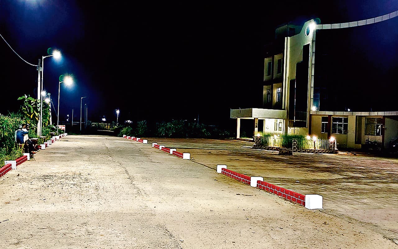 गिरिडीह का खोरीमहुआ सबडिवीजन परिसर बना सेल्फी प्वाइंट, हरियाली और सुंदर साज-सज्जा लोगों को कर रहा आकर्षित