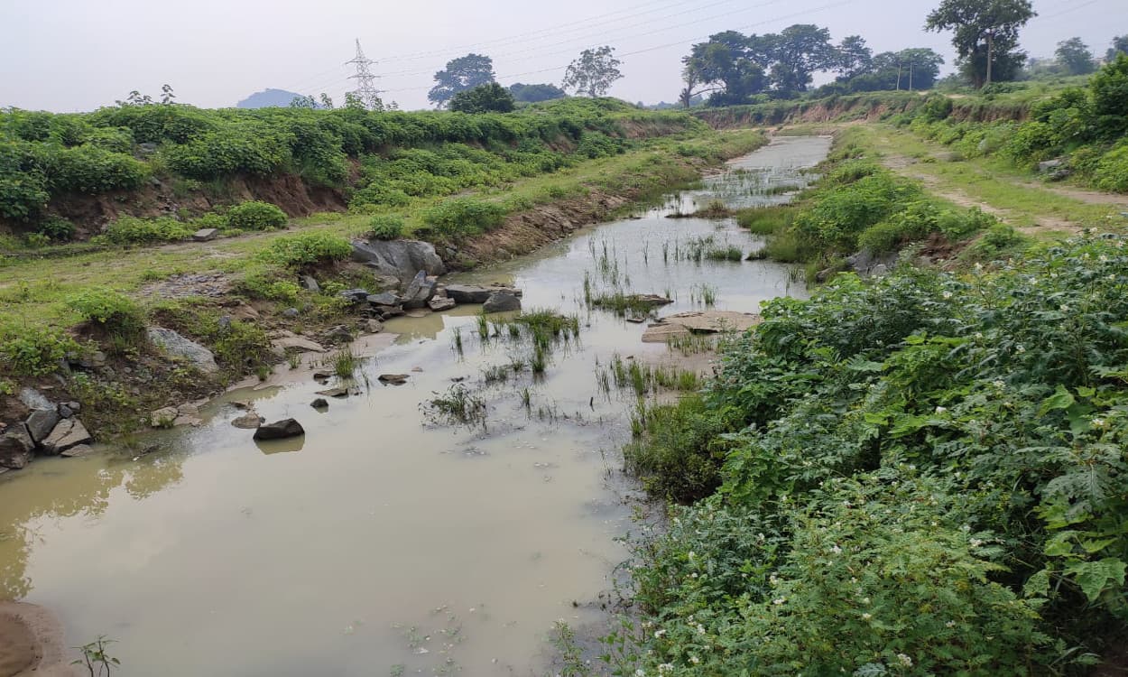 72 करोड़ रुपये खर्च करने के बाद भी खुदिया बांध का नहीं हुआ पुनरुद्धार, जर्जर हुआ नहर, लूटखसोट की आशंका