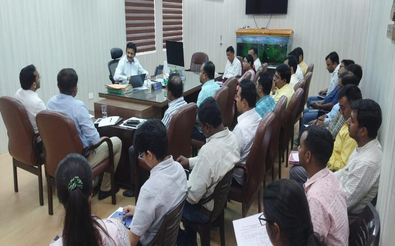 खूंटी : भगवान बिरसा मुंडा के गांव उलिहातू को विकसित करने को लेकर एक्शन प्लान तैयार, डीसी ने दिये कई निर्देश