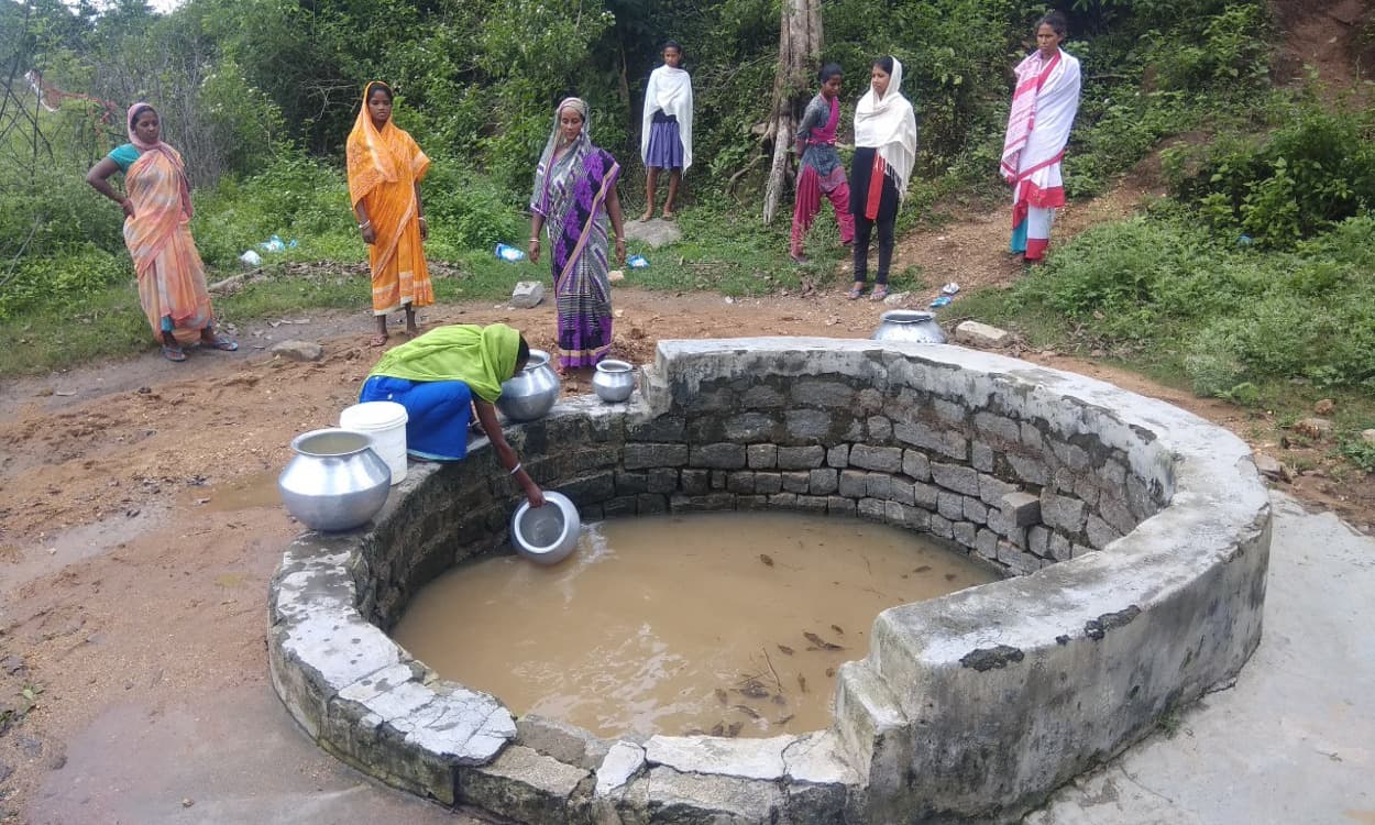 एक कुआं, 500 की आबादी, कैसे पिये पानी, ग्रामीणों की बढ़ी परेशानी