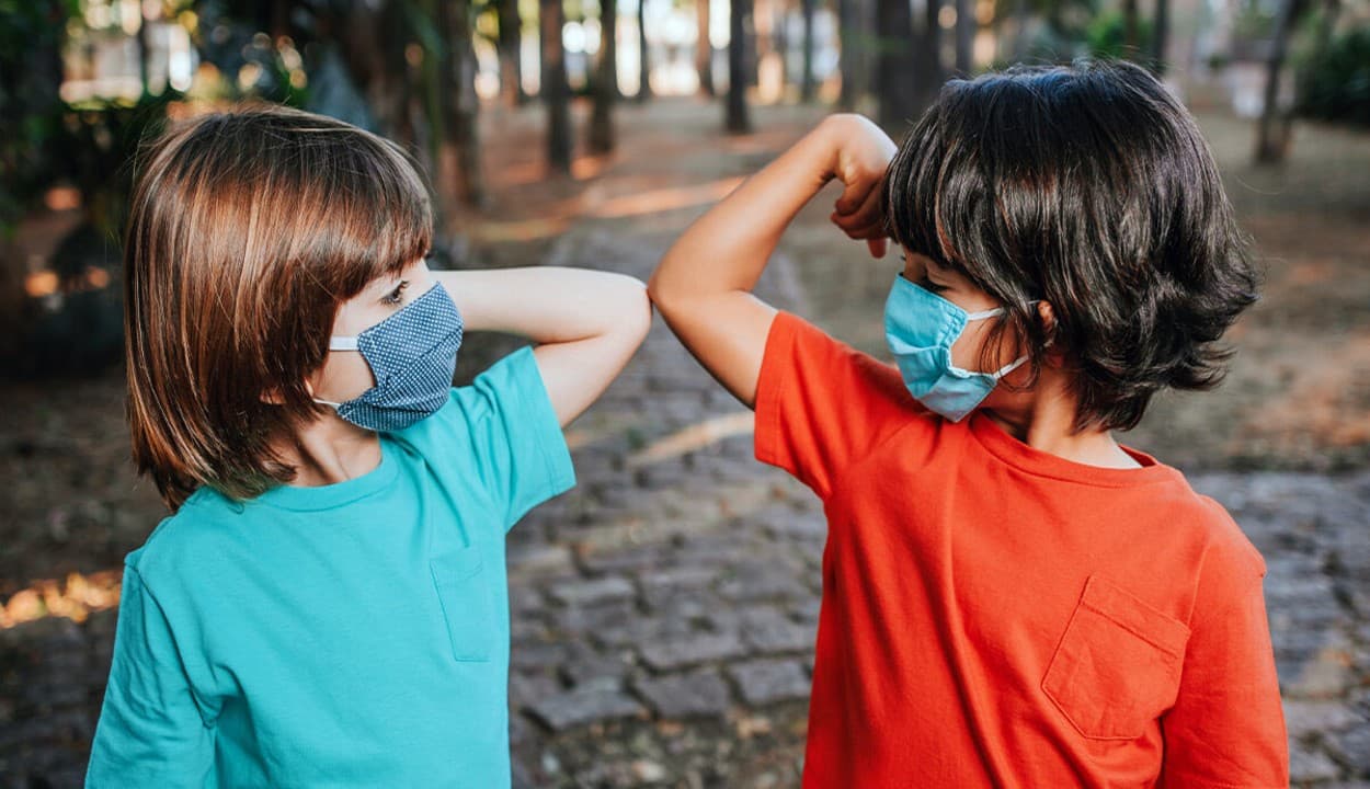 अपने नन्हें-मुन्नों को कोरोना से बचाने के लिए अपनाएं ये तरीके, वायरस के खिलाफ लड़ने में हमेशा बने रहेंगे 'सुरक्षा कवच'