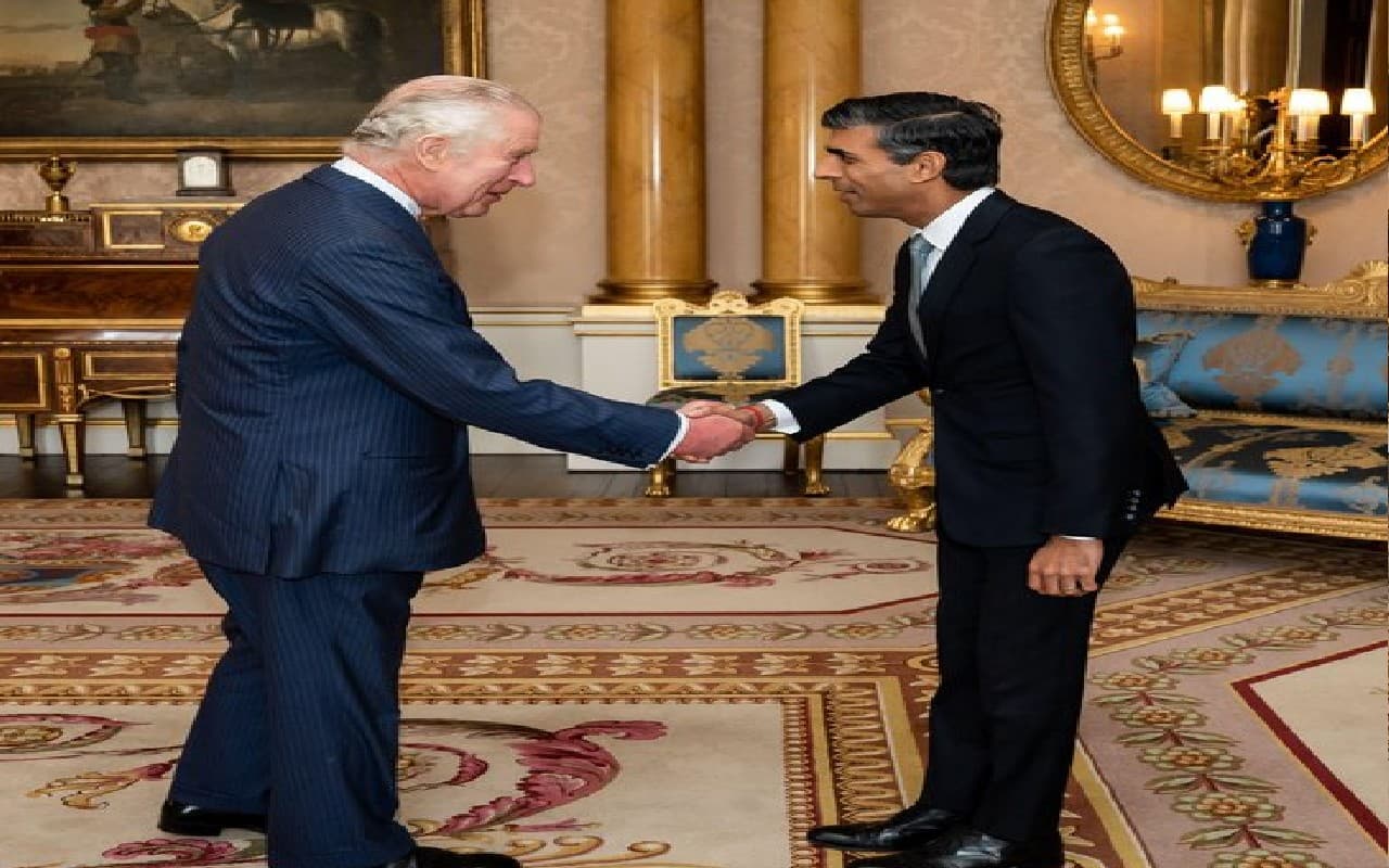 ऋषि सुनक ने रचा इतिहास, भारतीय मूल के पहले ब्रिटिश प्रधानमंत्री बने, पहले संबोधन में कही यह बात