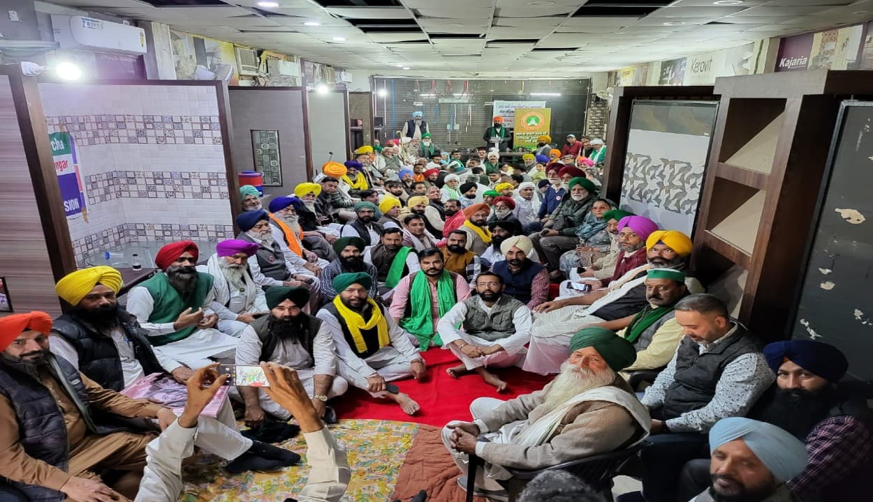 मुकदमा वापसी होने तक आंदोलन खत्म नहीं करेंगे किसान, सरकार की ओर से डेडलाइन की घोषणा कराने पर अड़े नेता मुकदमा वापसी होने तक आंदोलन खत्म नहीं करेंगे किसान, सरकार की ओर से डेडलाइन की घोषणा कराने पर अड़े नेता