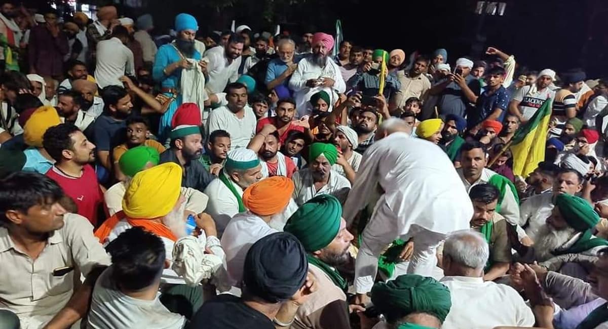 पंजाब : चंडीगढ़ में किसानों की बैठक में शामिल हुए पंजाब कांग्रेस चीफ सिद्धू, आप-शिअद के नेता भी पहुंचे