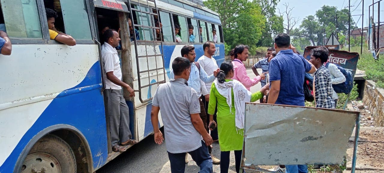 Kodarma : काम के बदले 10-10 हजार देने के एवज में बालश्रम के लिए दिल्ली भेजे जा रहे तीन बाल श्रमिक मुक्त