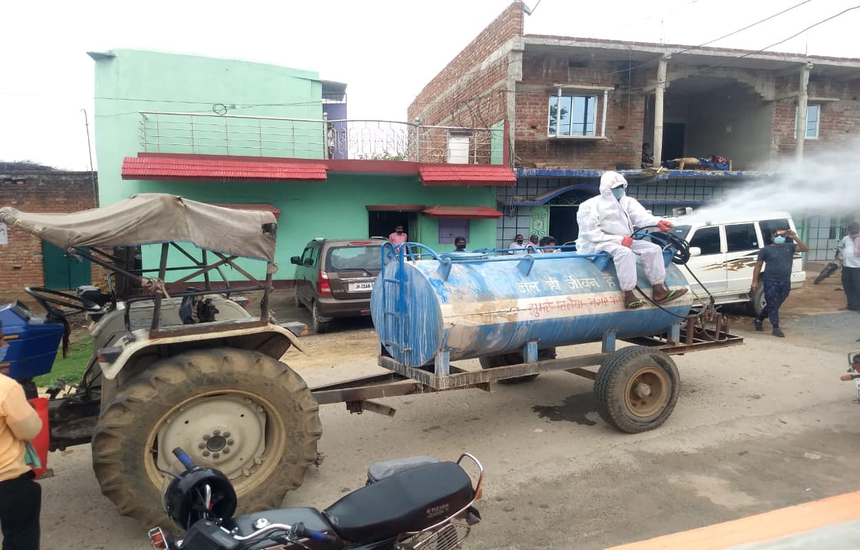 कोडरमा के चेचाई गांव में कोरोना संक्रमितों की संख्या बढ़ी, कंटेनमेंट जोन घोषित कर लगा कर्फ्यू