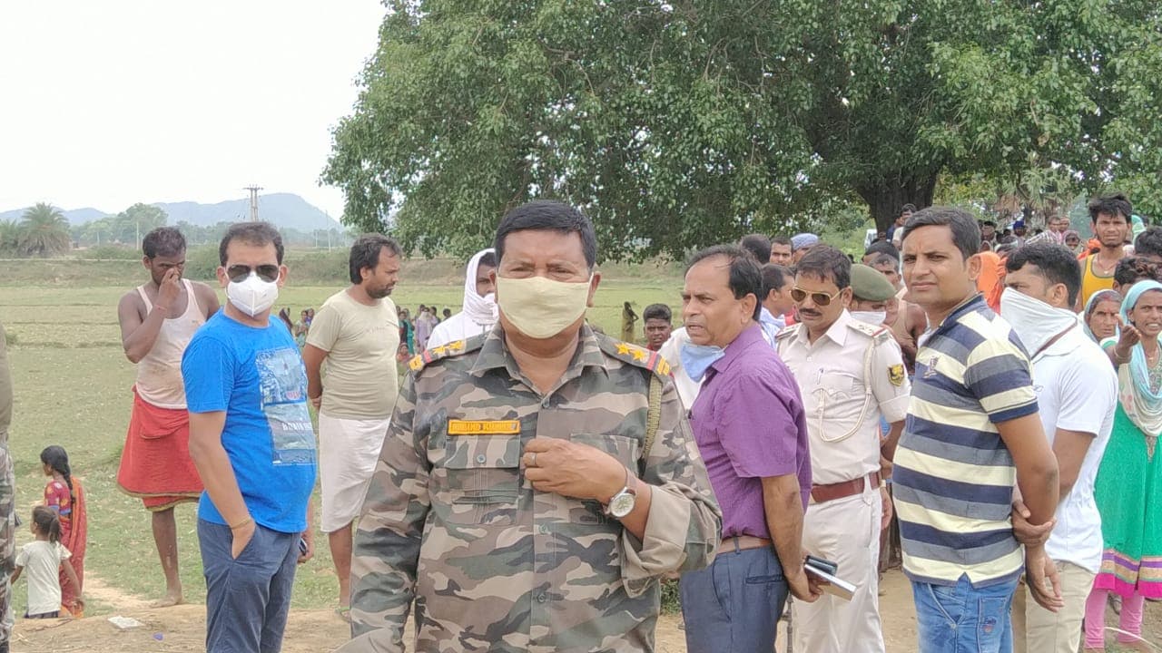 कोडरमा के सतगावां में रास्ता विवाद को लेकर भिड़े बिहार व झारखंड के ग्रामीण, मारपीट और रोड़ेबाजी
