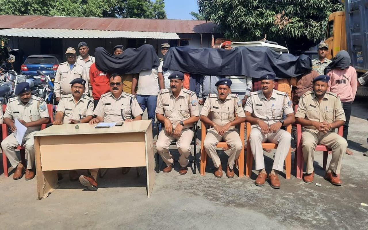 कोडरमा में इंटर स्टेट बाइक चोर गिरोह का खुलासा, 9 आरोपी गिरफ्तार, जानें आरोपियों का बिहार कनेक्शन