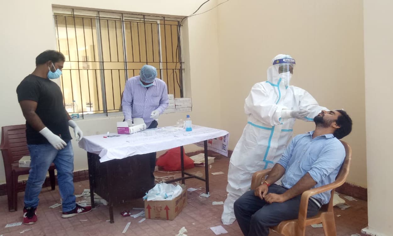 Coronavirus in India: 161 दिनों का टूटा रिकॉर्ड, पिछले 24 घंटे में आये 62 हजार से अधिक नये मामले, यूपी में मिले अफ्रीकी स्ट्रेन के चार संक्रमित