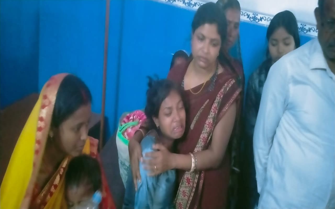 कोडरमा के चंदवारा में सुई लगाते ही एक महिला की हुई मौत, परिवार वालों ने जमकर काटा बवाल