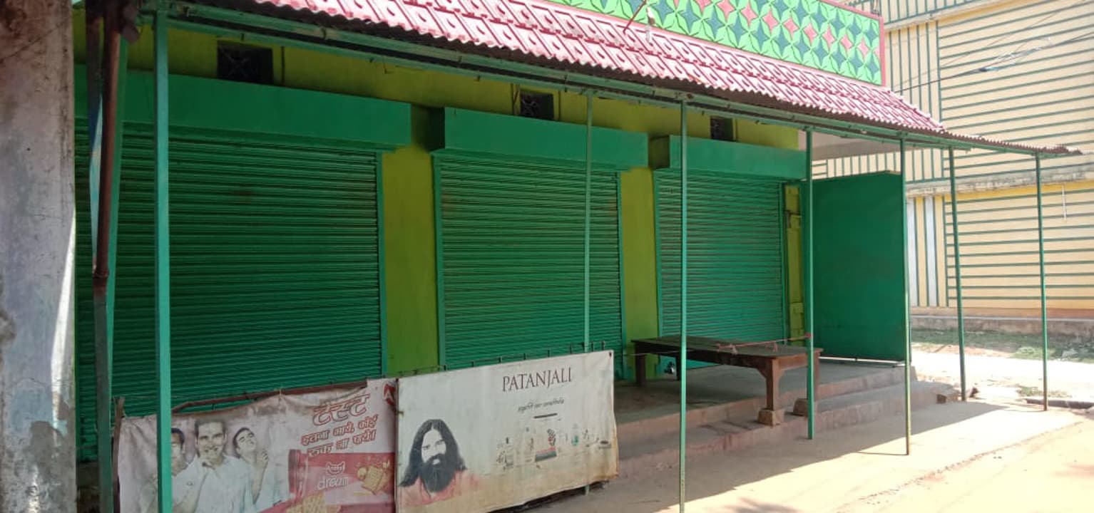 काेरेंटिन हुए प्रवासी मजदूरों के बाहर घूमने से कोलेबिरा के व्यापारियों में डर, विरोध में दुकानें रखी बंद