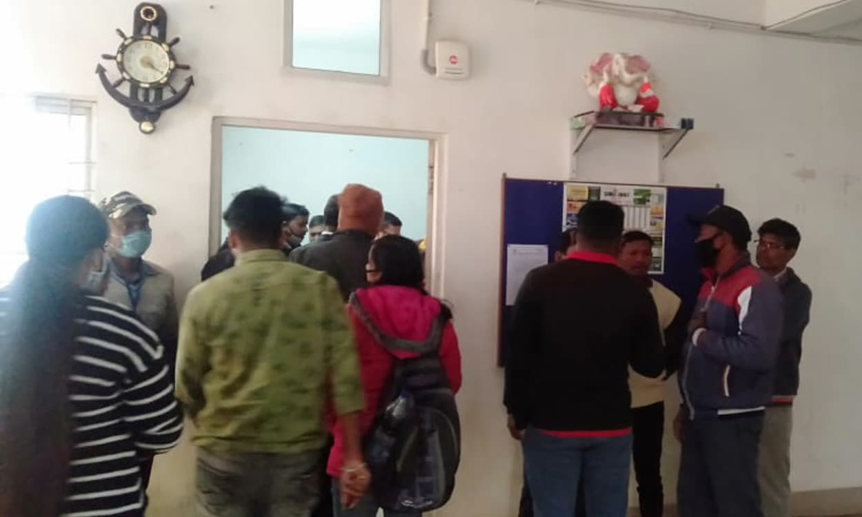 कोल्हान यूनिवर्सिटी में माइग्रेशन दिलाने के एवज में अवैध वसूली करते फोर्थ ग्रेड कर्मचारी को पकड़ा, कुलपति ने किया सस्पेंड