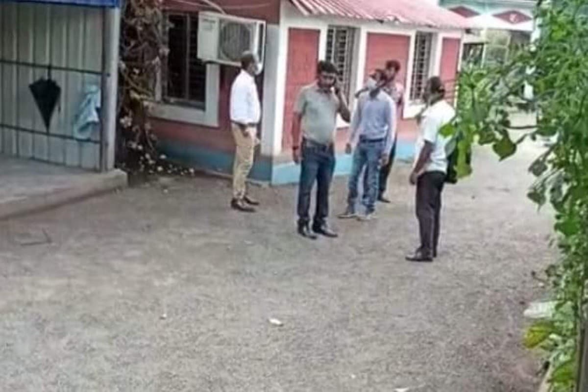 West Bengal: अनुब्रत मंडल के बोलपुर शिवशंभु राइस मिल पर सीबीआई का छापा