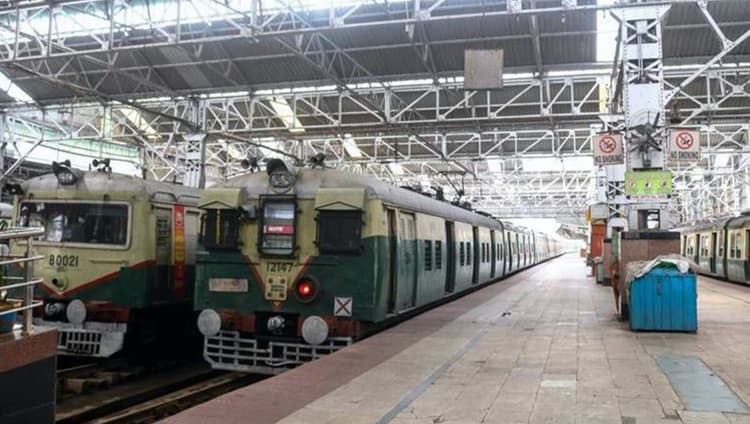 Kolkata Local Train Start Date: बंगाल में 11 नवंबर से चलेंगी 362 लोकल ट्रेनें, रेल मंत्री ने किया एलान