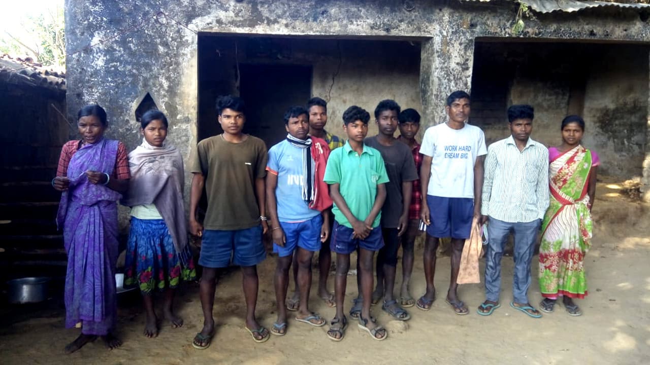 Jharkhand news: कोरवा जनजाति के आवास निर्माण की राशि डकार गये दलाल, गुमला के गनीदरा गांव का जानें हाल