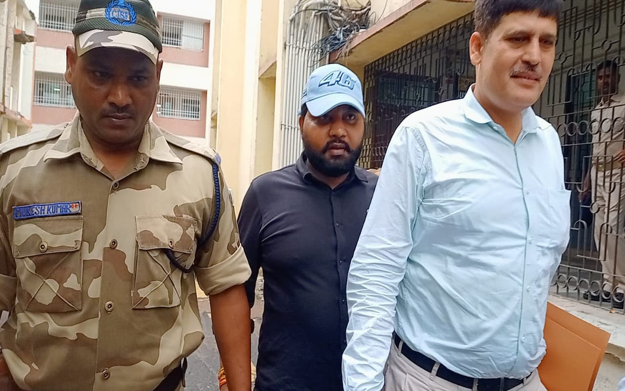 झारखंड : 5 दिनों की ईडी रिमांड पर साहिबगंज के पत्थर कारोबारी कृष्णा साहा, कई अहम जानकारी मिलने की उम्मीद