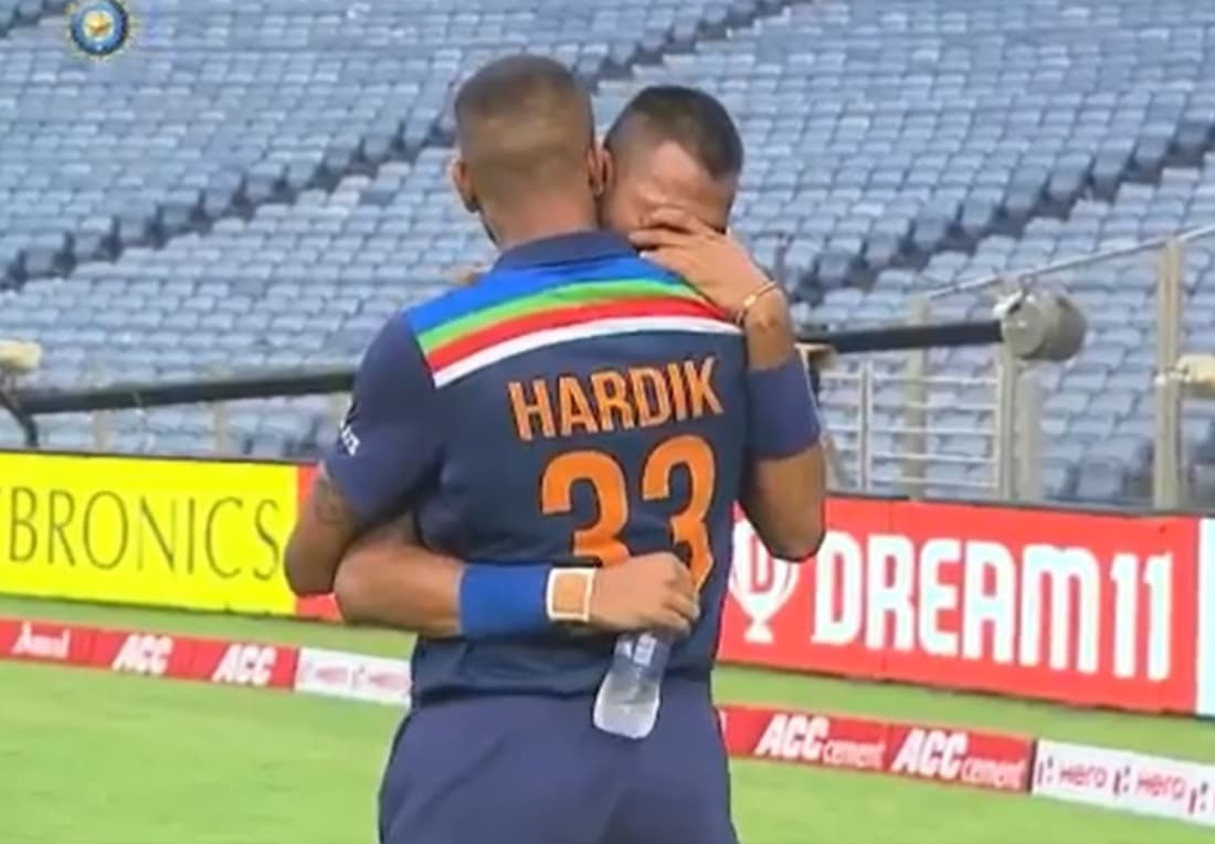 IND vs ENG ODI: डेब्यू मैच में रिकॉर्ड अर्धशतक जड़ने के बाद अपने आंसू नहीं रोक पाए क्रुणाल पांड्या