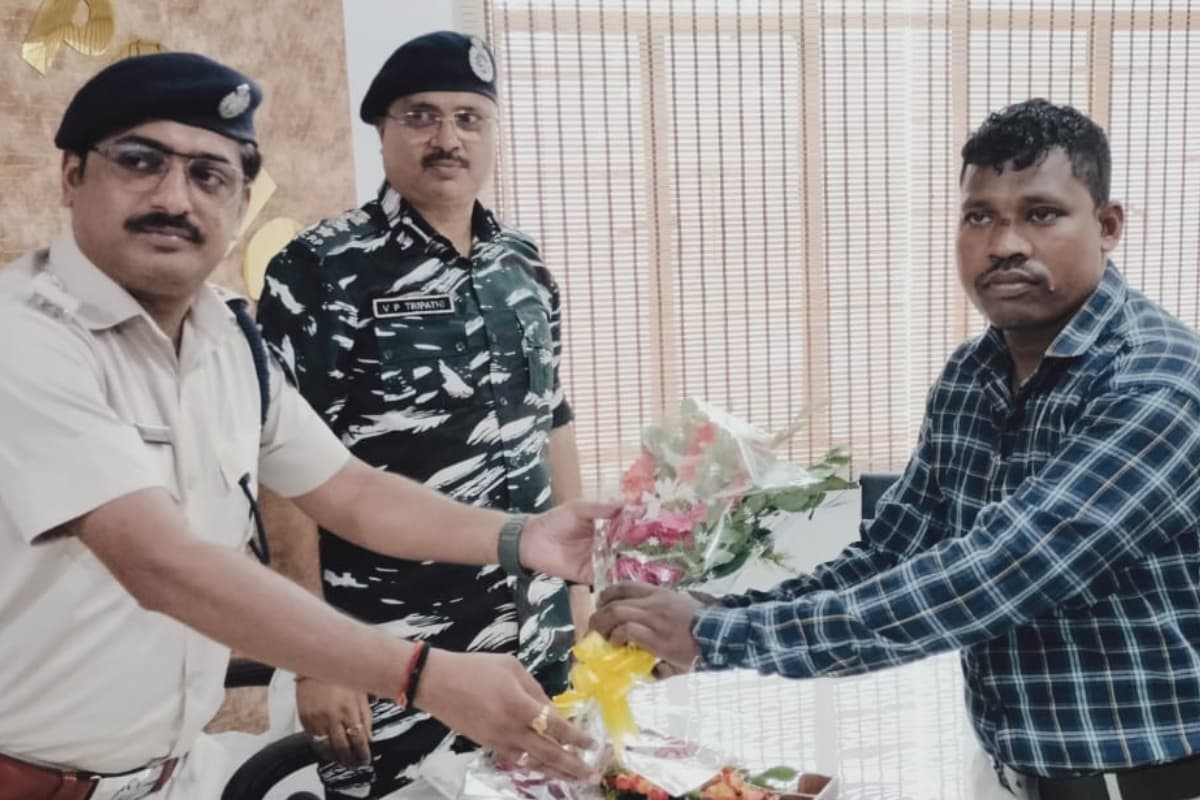झारखंड: जेजेएमपी के सब जोनल कमांडर कमलेश सिंह ने किया सरेंडर, इन नक्सली वारदातों में रहा है शामिल