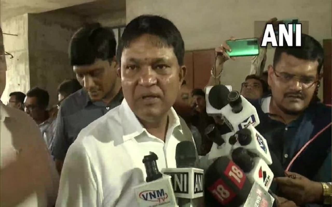 Gujarat News: अहमदाबाद में बड़ा हादसा, निर्माणाधीन इमारत की लिफ्ट गिरी, आठ लोगों की मौत