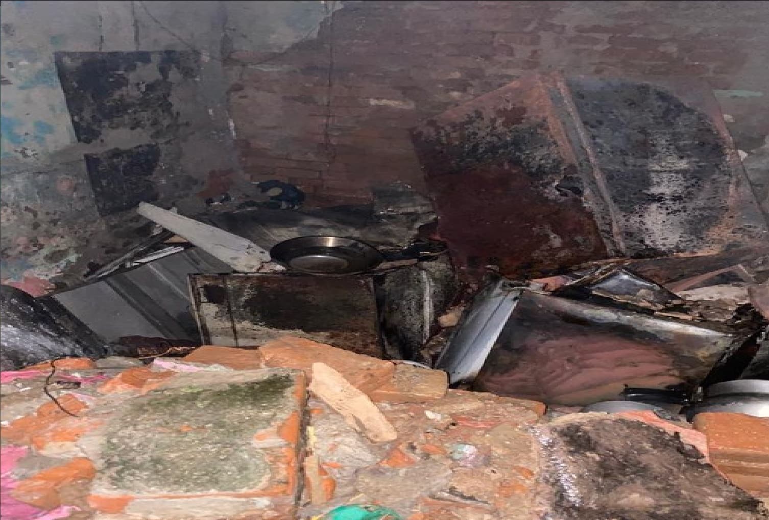 दिल्ली के तिगड़ी जेजे कैंप में एलपीजी सिलेंडर विस्फोट, 5 लोग घायल