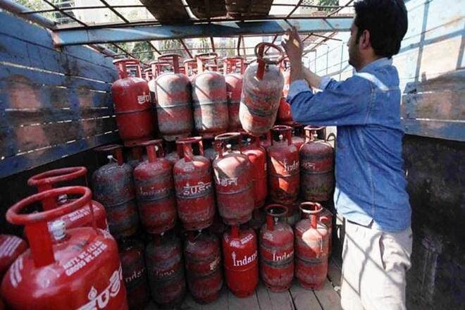 LPG Latest Updates : आपके खाते में नहीं आ रही सब्सिडी ? 10 दिन के बाद बदल जाएगा यह नियम