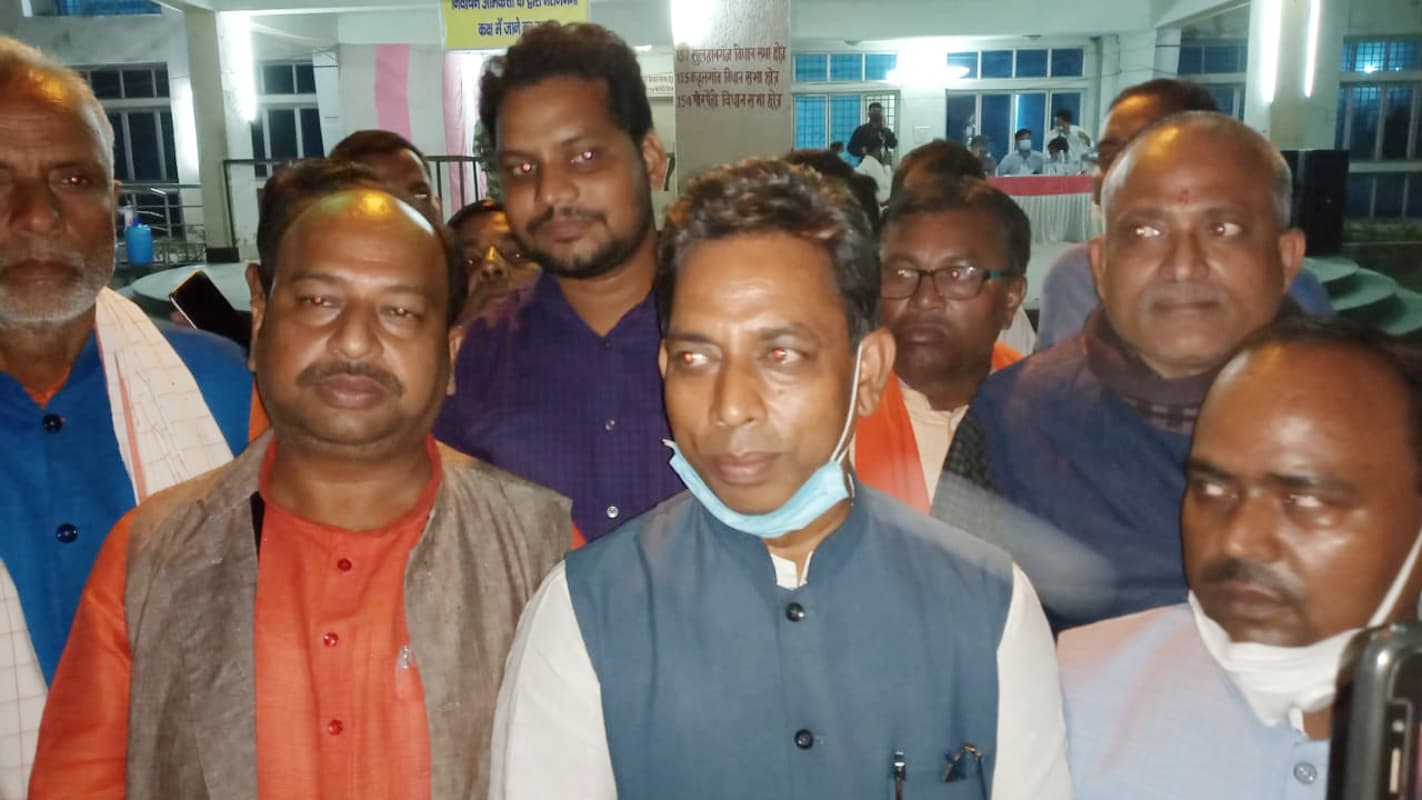 Pirpainti SC Election Result 2020: पीरपैंती में भाजपा के ललन कुमार पासवान ने राजद के रामविलास को 26,994 वोटों से हराया Pirpainti SC Election Result 2020: पीरपैंती में भाजपा के ललन कुमार पासवान ने राजद के रामविलास को 26,994 वोटों से हराया