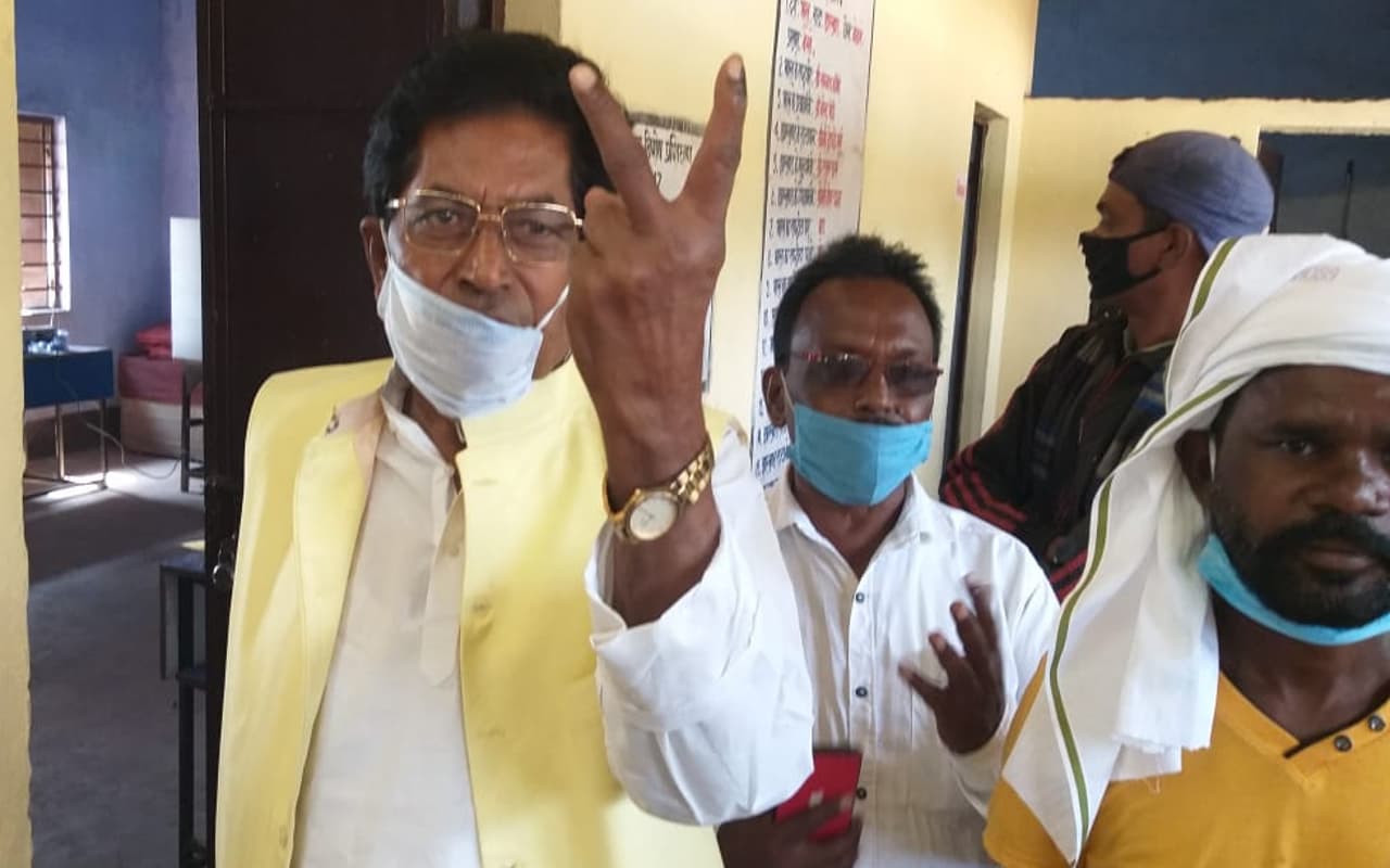 डुमरी उपचुनाव : 3 बार विधायक रहे पूर्व मंत्री लालचंद महतो इस बार नहीं लड़ रहे चुनाव, बैठक कर जल्द लेंगे निर्णय डुमरी उपचुनाव : 3 बार विधायक रहे पूर्व मंत्री लालचंद महतो इस बार नहीं लड़ रहे चुनाव, बैठक कर जल्द लेंगे निर्णय