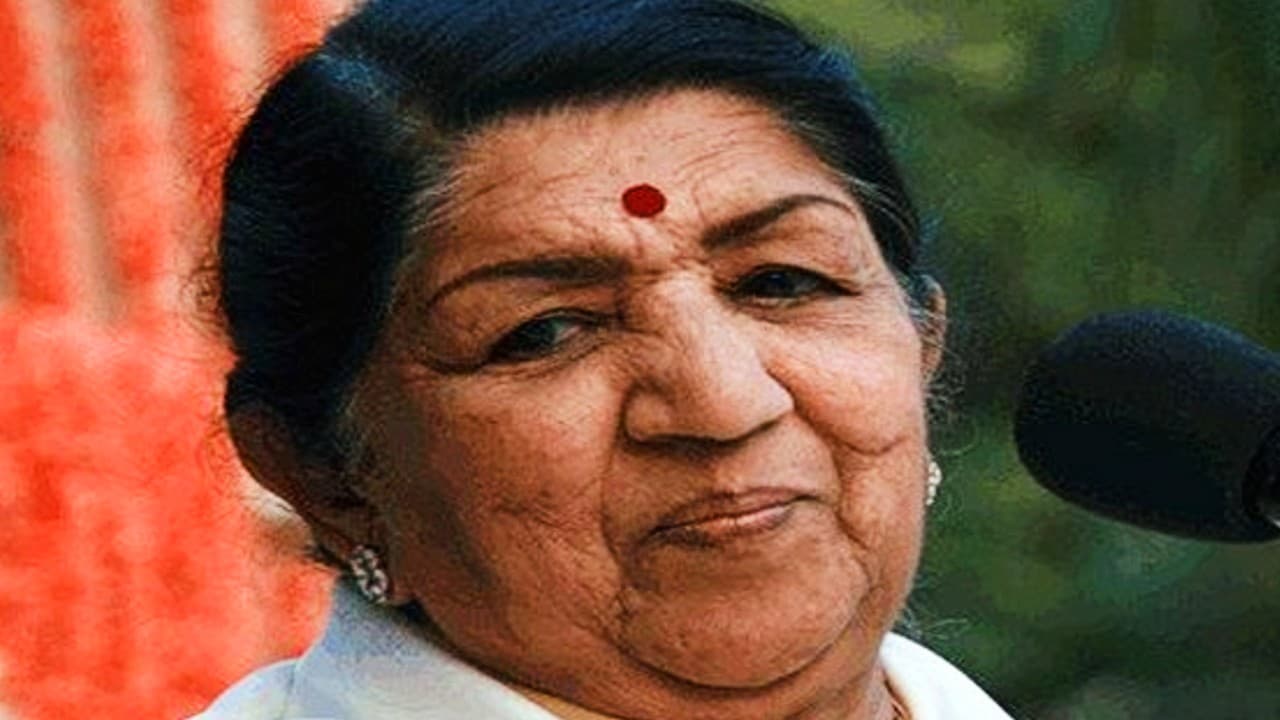 लता मंगेशकर का कैसा है स्वास्थ्य? ICU में एडमिट सिंगर के हेल्थ पर ब्रीच कैंडी के डॉक्टर ने दिया ये अपडेट