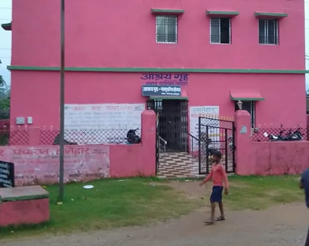 कोरोना संक्रमितों की संख्या लातेहार में 400 के पार